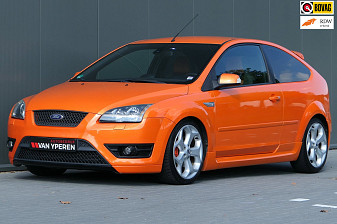 Ford Focus 2.5 ST Youngtimer Recaro stoelen Climate Stoelverwarming Cruise