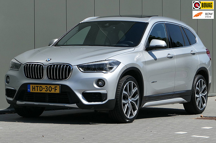 BMW X1 SDrive20i xLine Pano Leder Navi Stoelverwarming